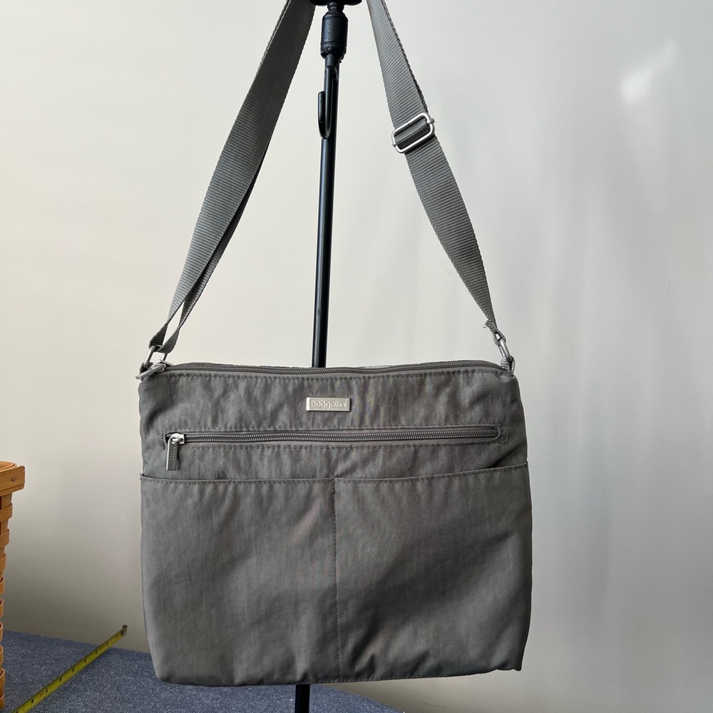 Baggallini Gray  leopard Crossbody Bag